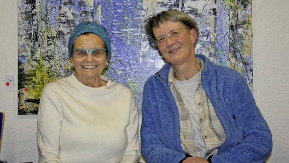 Autorin Erika Buhr (links) und Regisseurin Marianne Hldin freuen sich schon auf die Probenarbeit zum Theaterstck Zeit ohne Stunden. Foto: Andreas Bhm