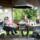 gemtlich beisammen am Rtte-Pavillion