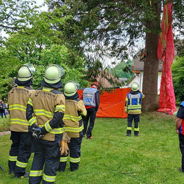 Show�bung der freiwilligen Feuerwehr und der Bergwacht Todtmoos 