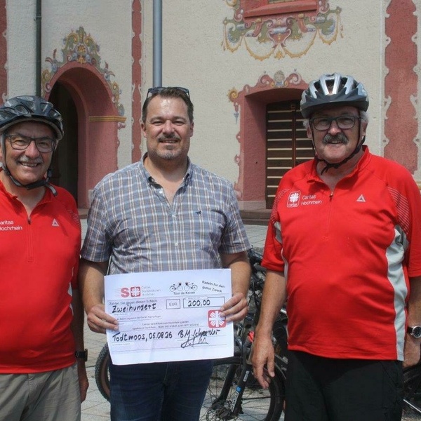 Helmut und Thomas Kaiser mit B�rgermeister Marcel Schneider